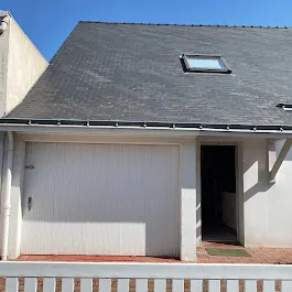 Toiture ardoise avec velux - Rénovation Nantes